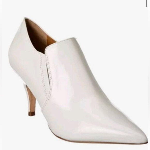 White patent leather booties Tory Burch size 7 never worn 💟☑️ - Picture 3 of 6